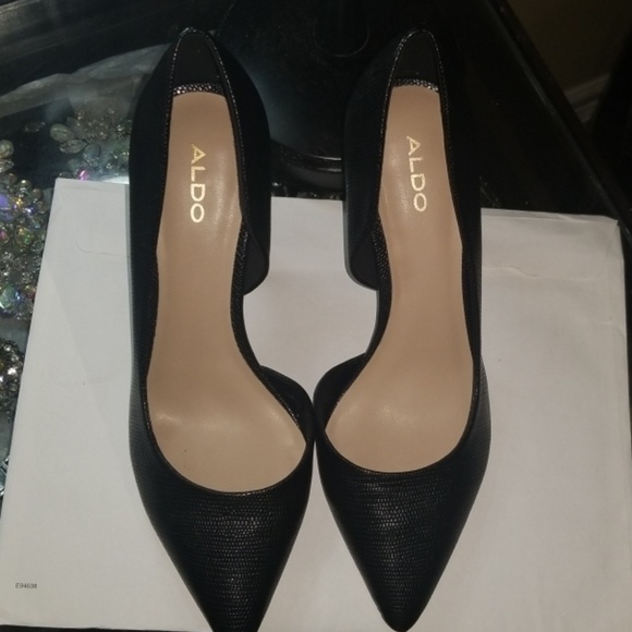 Aldo Shoes - Aldo Black leather pumps (never been worn)